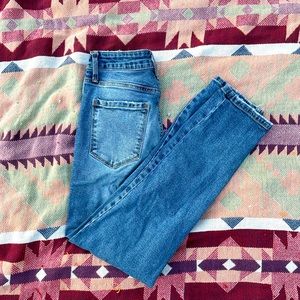 Size 3/26 women’s ripped jeans. Good condition.